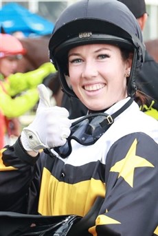 Tahlia Fenlon ... a thumbs up ... 