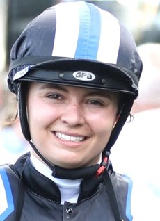 Bella Youngberry ... handled a difficult situation well

Photo: Darren Winningham