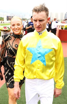 Working together ... winning together 

Photos: Darren Winningham