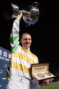 Zac Purton in familiar pose

Photo Hong Kong Jockey Club