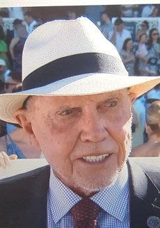 Bob Peters claimed yet another feature race win in Perth when Luvnwar saluted in the La Trice

Photo: Perth Racing