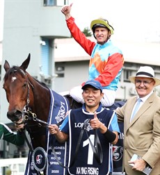 A seemingly unstoppable team ... Ka Ying Rising, Zac Purton and David Hayes

Photo: Darren Winningham</b.