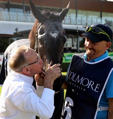 Ron Quinton and his Group 1 winner

Photos: Grant Guy