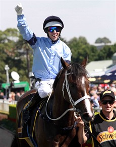 Libran and Brenton Avdulla ... bidding for four-in-a-row in the Sydney Cup

Racing Photos: Grant Guy