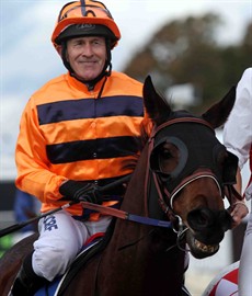 Jeff Lloyd ...
This week the South African jockey domination of Brisbane racing continues – looks like Jeff Lloyd could ride a treble on this program and take the bickies in the Jockey Challenge this week.

Photos: Graham Potter
