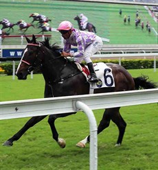 Karis Teetan eases down Alcari as he wins the Class 4 Chung On Handicap for trainer Ricky Yiu.