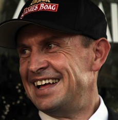 The formidable team of Chris Waller (pictured above) and Hugh Bowman (below) team up here with Kaonic (6) who comes off two Sydney victories and is looking to step up to Group 3 company at Flemington. Some may say this may be a stiff task - but he has won his last two starts over a mile and looks well placed here