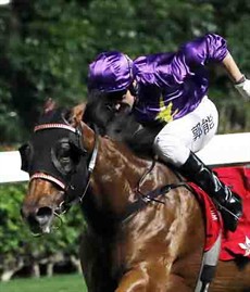 Keep Moving dashes clear under a vigorous Neil Callan ride to win the Class 3 Nakayama Handicap (1000m).