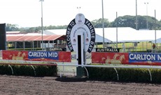 Welcome to Fanny Bay racecourse

Photos: Darren Winningham
