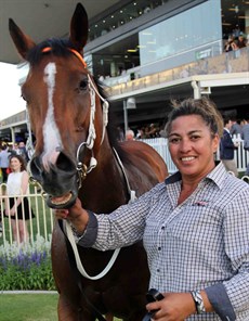 Kris Lees trains Just Dreaming (9) who has the tongue tie off this weekend. I assume the smiling and happy stable strapper Melanie Munroe may strap this runner – she will be happy to be seen in the winner’s stalls after the race with a Listed winner! (see race 8)
