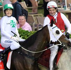 2018 Glasshouse winners Tegan Harrison and Jamaican Rain are led back to scale by Ken Pope who famously won the Caloundra Cup with Trevor Miller in 2007