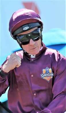 … and last, but not least, Jim Byrne

'Winno, 0 points for Queensland. Really! Don't make me come down there ...'