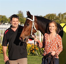 Tony Newing (on left) had a successful Carnival in 2019 – he continues to bring a team north and excels each year. He has trained a winner on each day of the Carnival so far. (see race 1)

Photos: Darren Winningham and Graham Potter