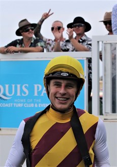 Baylee Nothdurft ... with his Gold Coast cheer squad