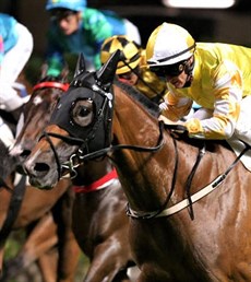 Purton scored his second win on the night with a sweeping ride aboard the David Hall-trained Melbourne Hall in the second section of the Class 4 Quarry Bay Handicap (1200m).

“It didn’t go to plan. I got squeezed not long after the start and I was buried back on the fence with a lot horses around me at the half-mile. I thought I couldn’t win from where I was but luckily they fanned out and I got a nice run through and he got the job done,” the rider said.