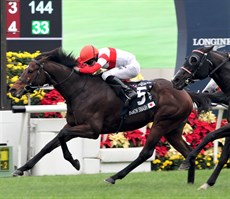 ... when partnering the Japanese runner to victory in the Longines Hong Kong Sprint

Photos: Courtesy Hong Kong Jockey Club