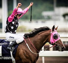 Zac Purton celebrates Beauty Generation’s 2018 G1 LONGINES Hong Kong Mile win.