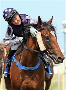 A very pleased Leah Kilner brings Glorious Ruby back to scale

Photos: Ross Stevenson