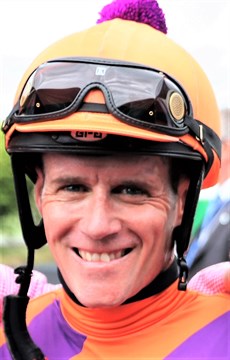 Mark Du Plessis (see race 6)