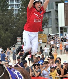 Frankie Dettori ... not the dismount he had in mind when he was dislodged on the way to the start of the $12 million Dubai World Cup