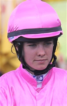 Angela Jones ... doing a great job. She brought home two winners for the Sears stable ... Dazzling Flash and Goldeel ... in the first half of February

Photo: Graham Potter