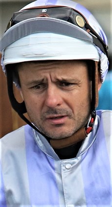 Brad Stewart (see race 7)