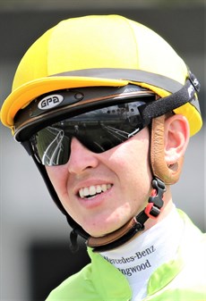 Ben Thompson rides my first 'Best Bet' on the card ... Self Indulgent  (see race 5) ... 