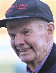 Veteran trained Pat Duff saddles up Scottish Prince (19) who won last time out at Ipswich. Has drawn a nice alley and they have him posted at $26 – a great rough chance (see race 5)

Photos: Graham Potter and Darren Winningham