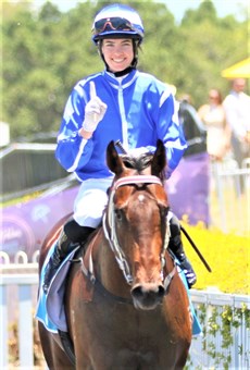 Steady Ready wins at the Gold Coast (above and below)