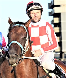 'Last Race Larry' brings the long-priced  Irish Songs back to scale after his last race heroics at Doomben last Saturday. He seems to be looking around for Winno to rub it in, but I was not at the track. Larry destroyed my Quaddie and Treble last weekend with this winner in the last. Dear Larry – please do not do the same this weekend!