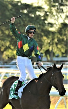 Alligator Blood ... leading the chase for a place in the All-Star Mile
