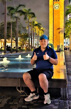 Winno ... and a thumbs up from Hong Kong