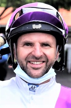 Larry Cassidy (see race 8)