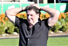 John Symons .... uuurrgh.These photo-finishes !!!!

Photos: Graham Potter