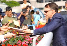 Aidan O'Brien ... he had time for everybody

It just doesn;t get better than this!