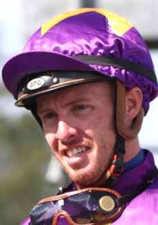 Bubba Tilley ... always a threat when he teams up with Pat Webster (see race 5)

Photos: Graham Potter and Darren Winningham