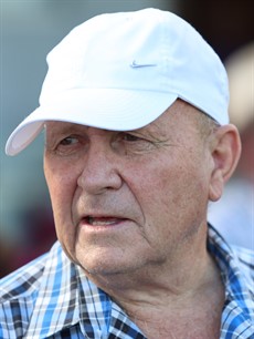 John Thomas ... he could help send us home in a happy mood (see race 7)

Photos: Graham Potter and Darren Winningham