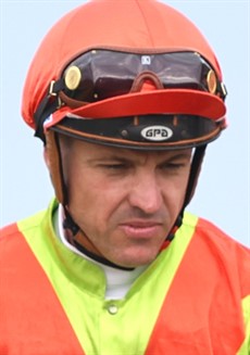 Ryan Maloney (see race 10)

Photos: Darren Winningham and Graham Potter</b.